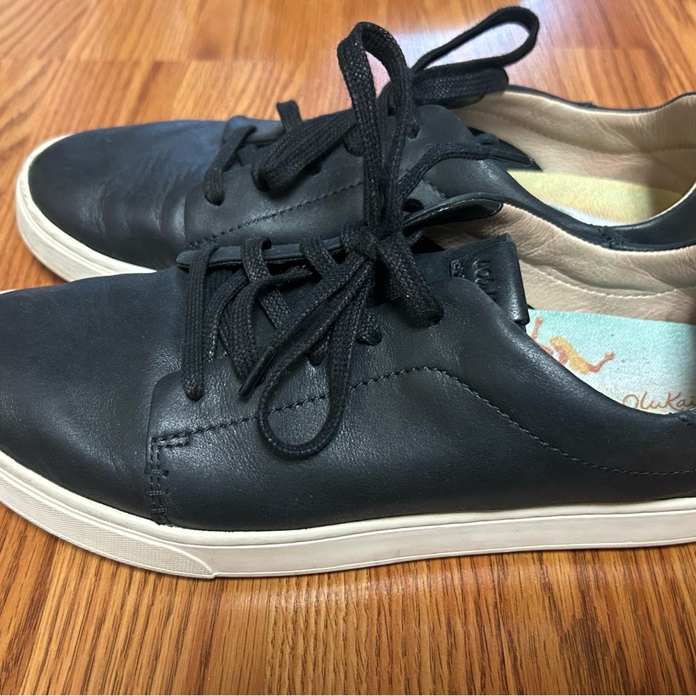 OluKai Black Leather Sneaker Size 10 - Picture 2 of 7